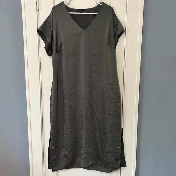 Universal standard grey silver V-neck short sleeve tunic dress small, fits 14-16 - Picture 2 of 7